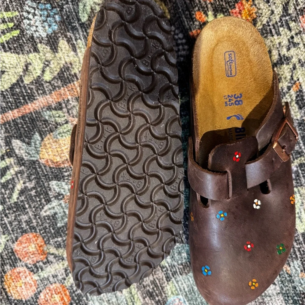 THE GREAT. Brown Slippers with Colorful Dots - Picture 2 of 2